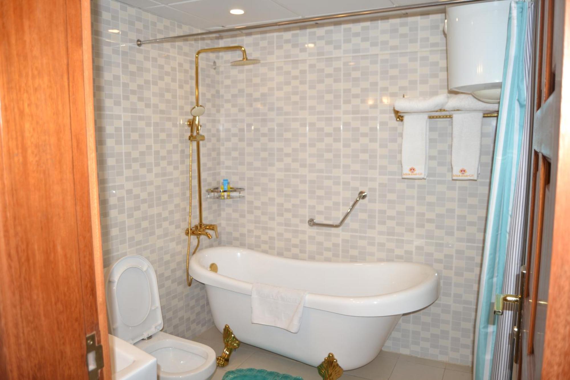 Grand Hotel Aeroport, Douala Ngoại thất bức ảnh