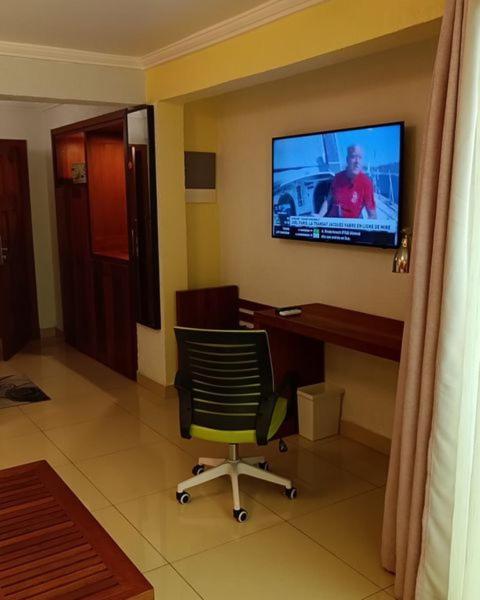 Grand Hotel Aeroport, Douala Ngoại thất bức ảnh