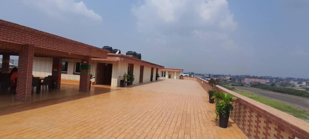 Grand Hotel Aeroport, Douala Ngoại thất bức ảnh