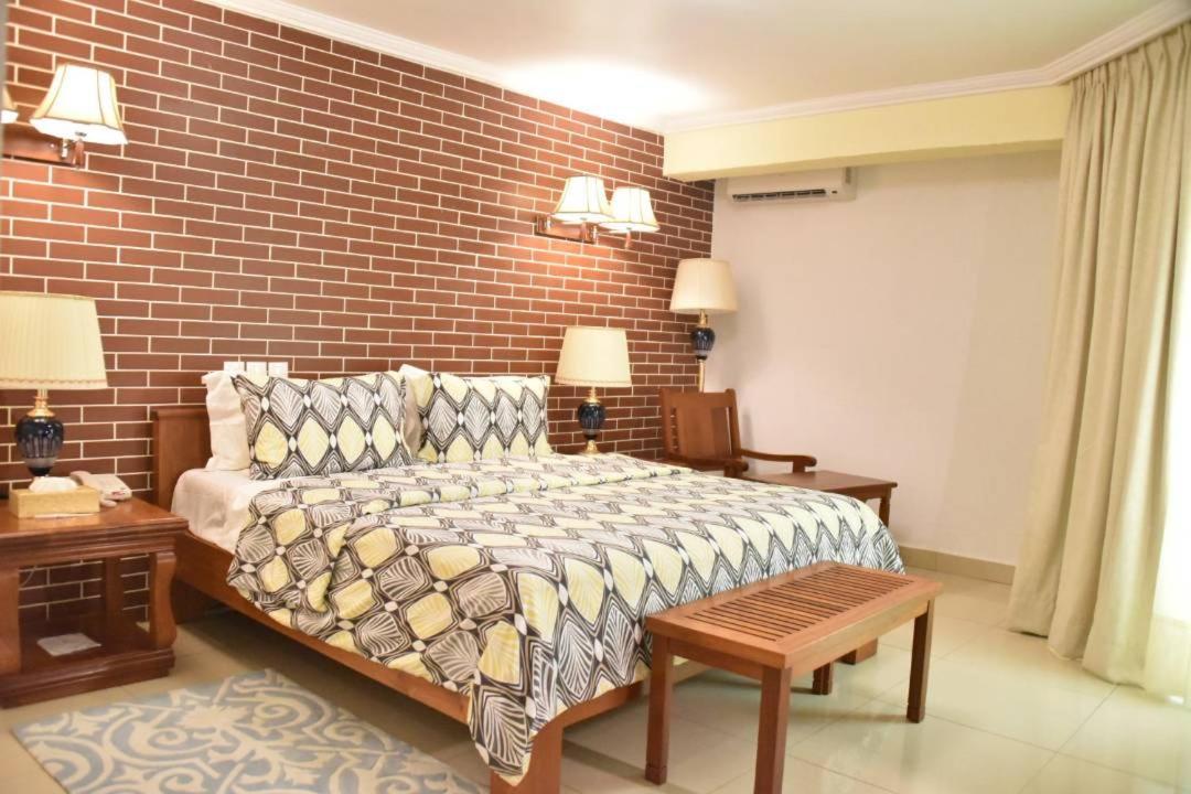 Grand Hotel Aeroport, Douala Ngoại thất bức ảnh