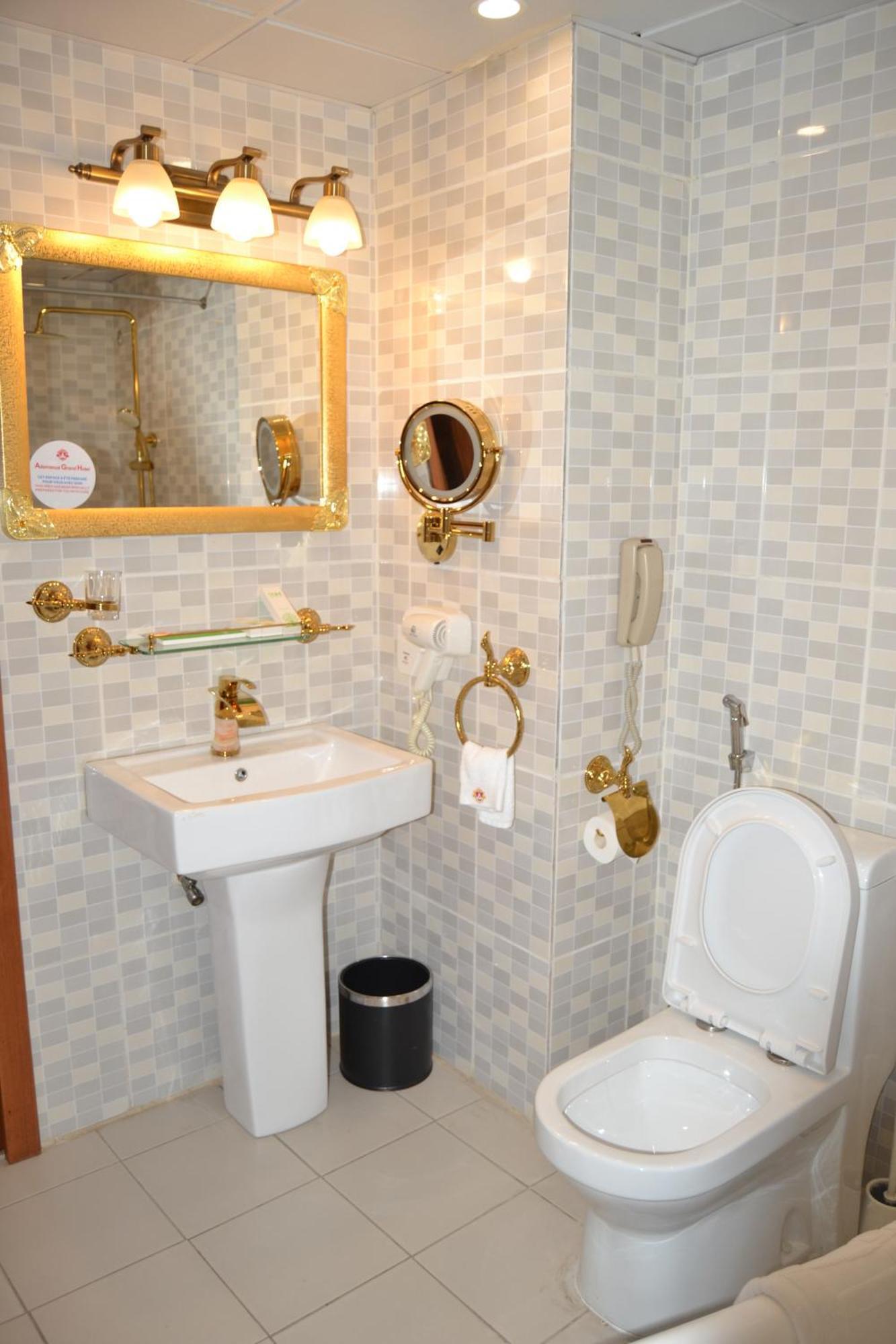 Grand Hotel Aeroport, Douala Ngoại thất bức ảnh